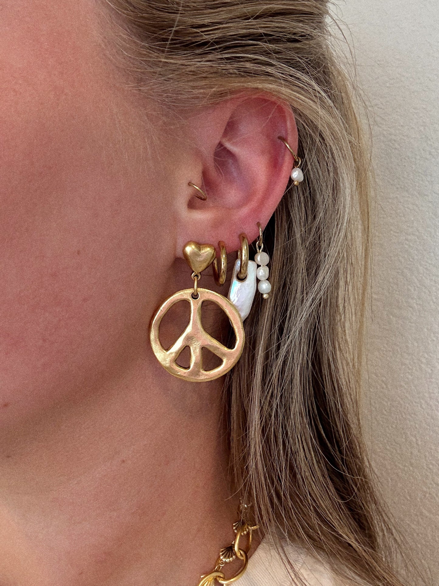 PEACE & LOVE EARRINGS